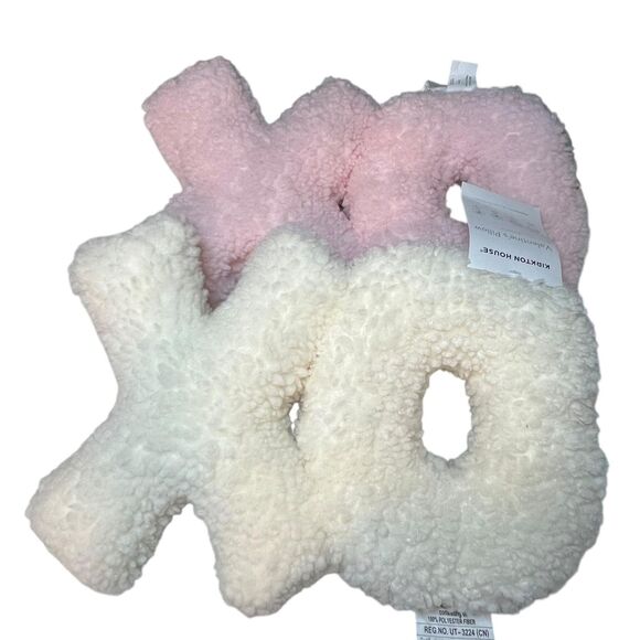 Kirkton House XO Valentine's Pillow Set Plush Cozy Fluffy Soft 18x12 Gift Decor - Picture 1 of 11